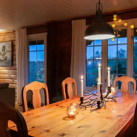 Family With Mountain View And Trails Holiday home